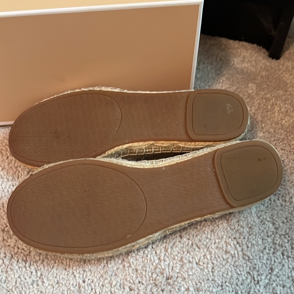 Shoes - Picture 5 of 6